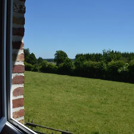 Picture Perfect In Sourbrodt, Cleaning Included Dom wakacyjny Sourbrodt